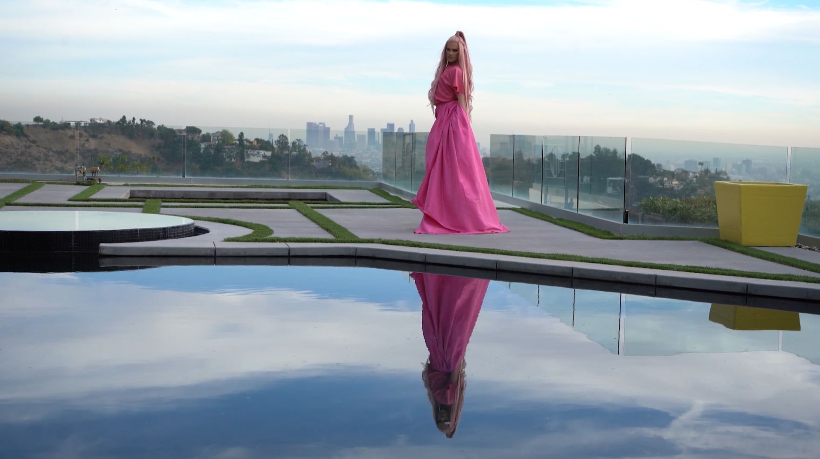 Still from &lsquo;Tinitus&rsquo; &ndash; August Getty Atelier, produced and directed by Patrick Rees.